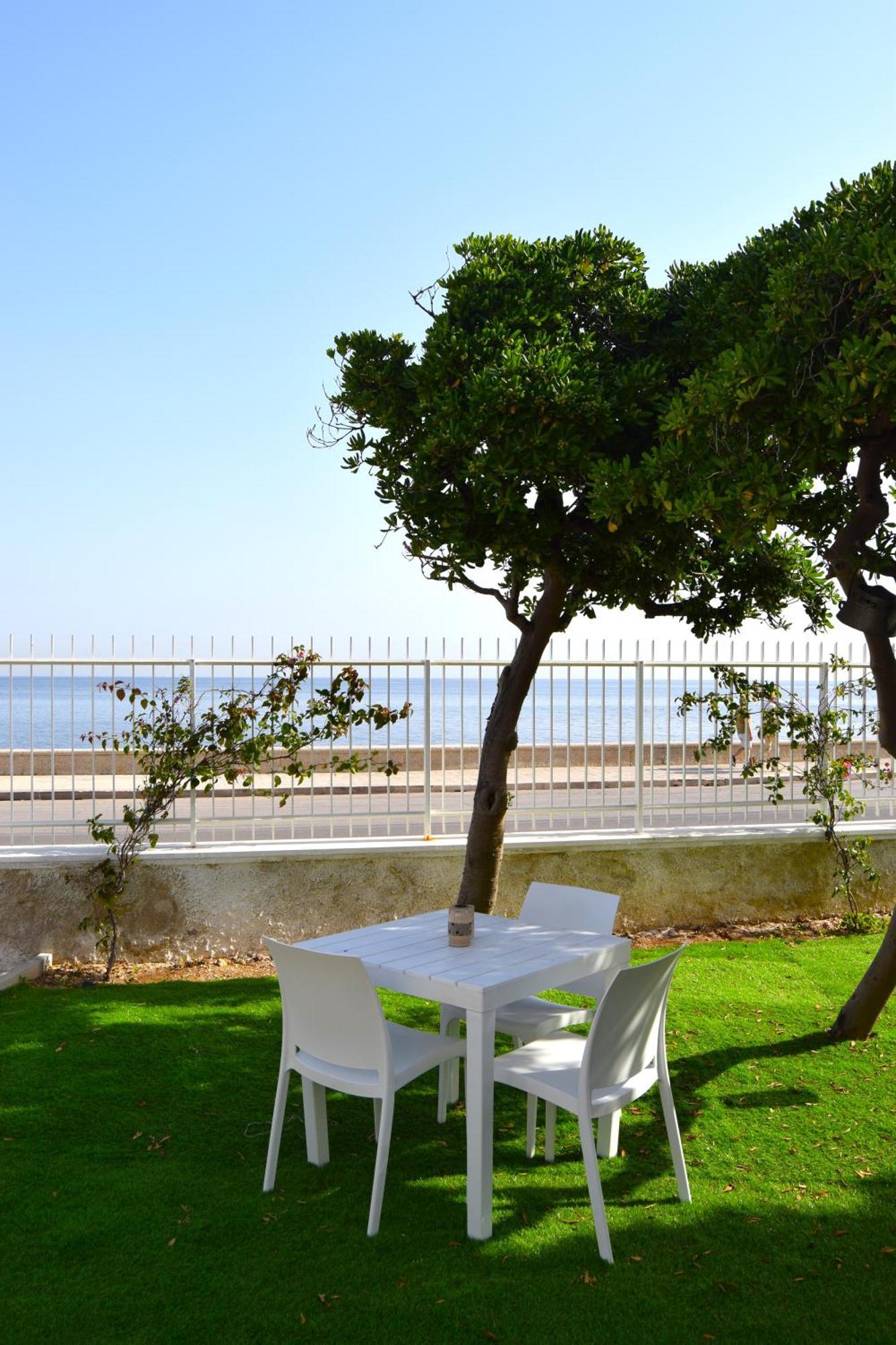 12 Passi Dal Mare Hotell Bari Exteriör bild